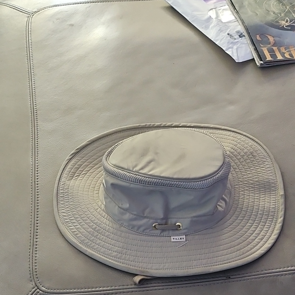 Tilley Light Gray Sun Hat bearly worn